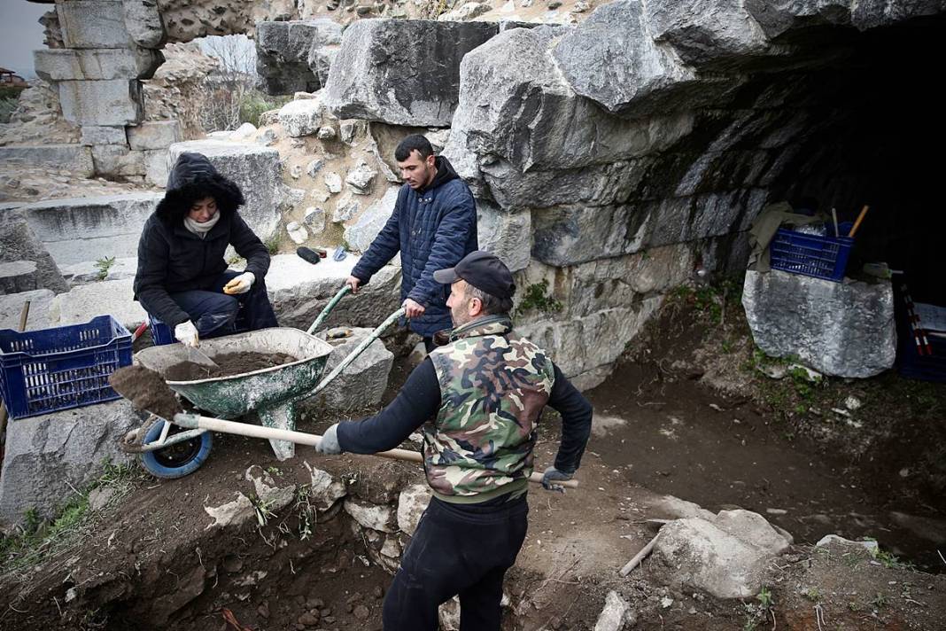Papa Francis, o kentte keşfedilen Hz. İsa'nın freskini görmek için geliyor! Turistlerin ziyaretine açıldı, büyük ilgi var 13